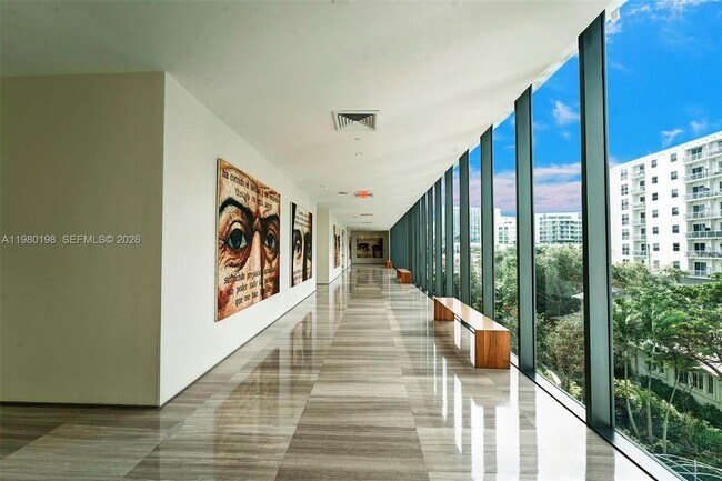 Building Photo - 460 NE 28th St