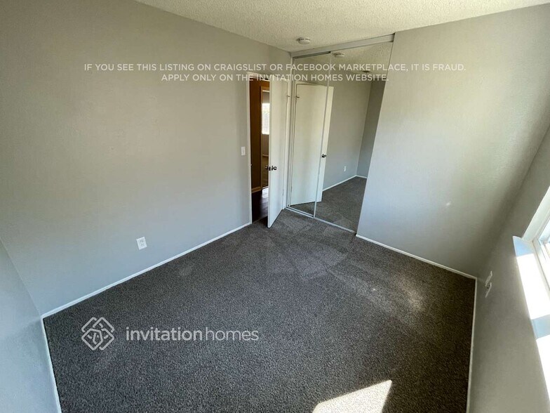 Building Photo - 2159 Greenfield Dr