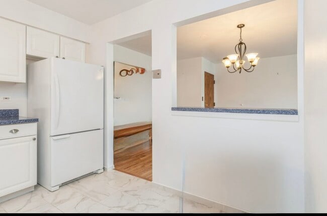 Building Photo - 709 79th St