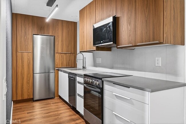 Building Photo - 2820 N Arcadia Ct