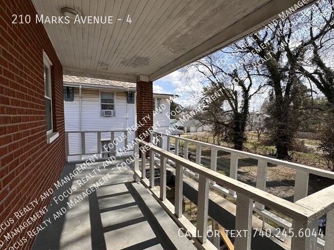 Building Photo - 210 Marks Ave