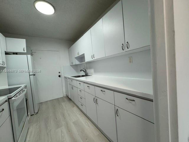 Building Photo - 5401 Collins Ave