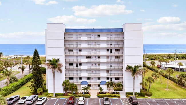 Building Photo - 5151 N Hwy A1A