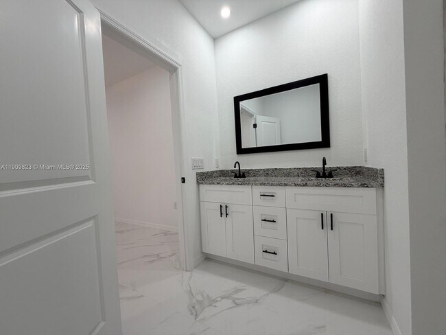 Building Photo - 2706 72nd St W