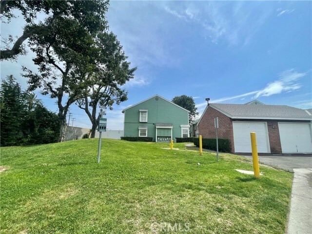 Building Photo - 5640 Riverside Dr