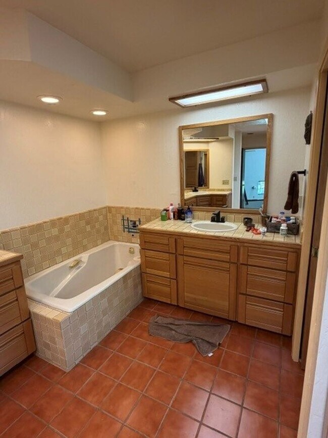 Building Photo - Emerald Hills Retreat, 4BR/3BA + Private ADU on Expansive Grounds