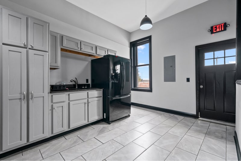 Building Photo - 310 E Main Ave