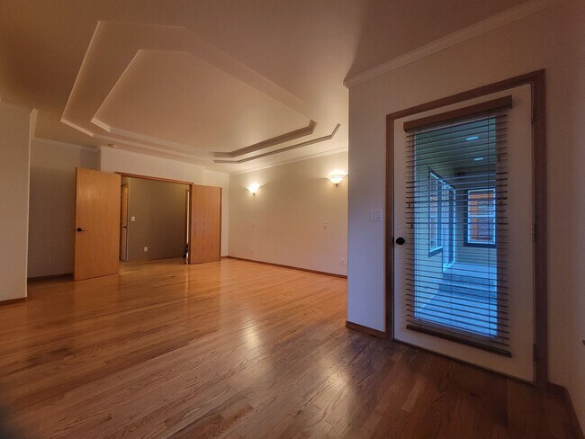 Building Photo - Beautiful Home on Gated Property