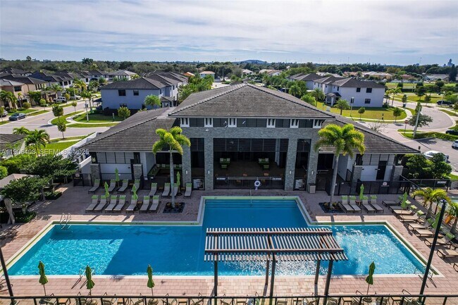 Building Photo - 15540 NW 88th Ave