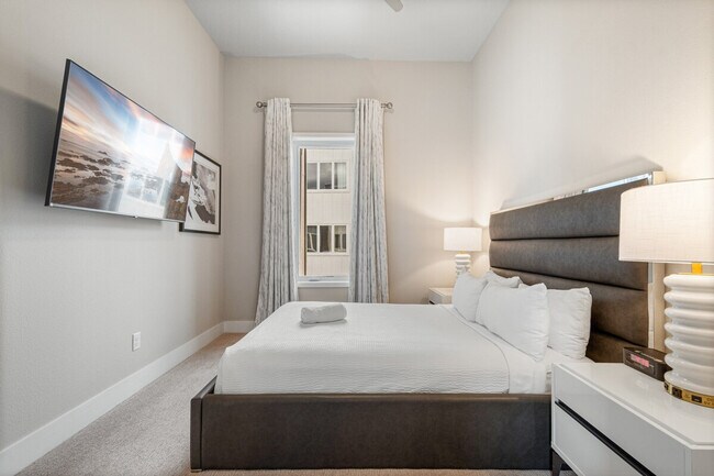 Building Photo - 7740 Sandy Ridge Dr