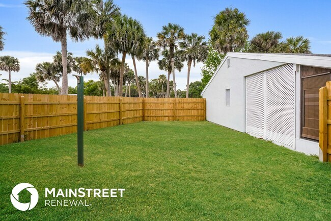 Building Photo - 1197 Topliff Cir NE