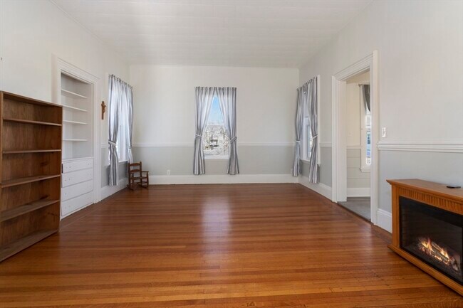 Building Photo - 128 Woburn St