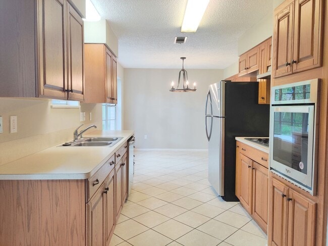 Building Photo - 1914 Seakale Ln