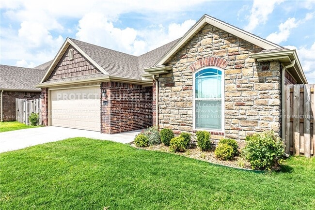 Building Photo - 4488 W Wales Dr