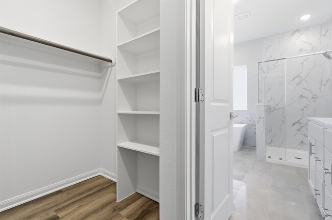 Building Photo - 9906 Clark Cyn Ln