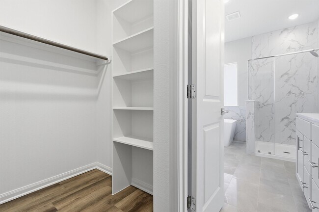 Building Photo - 9914 Clark Cyn Ln