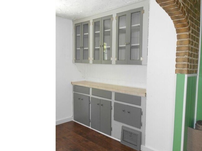 Building Photo - 500/502 Delmar