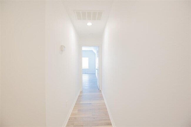 Building Photo - 5413 Kiam St