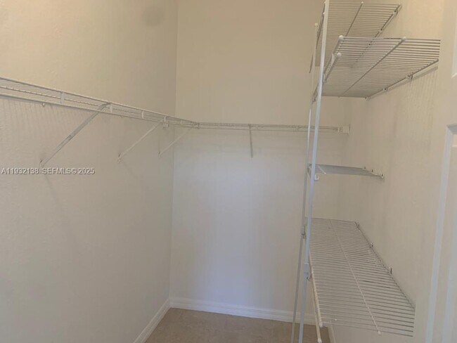 Building Photo - 9070 Preston Pl