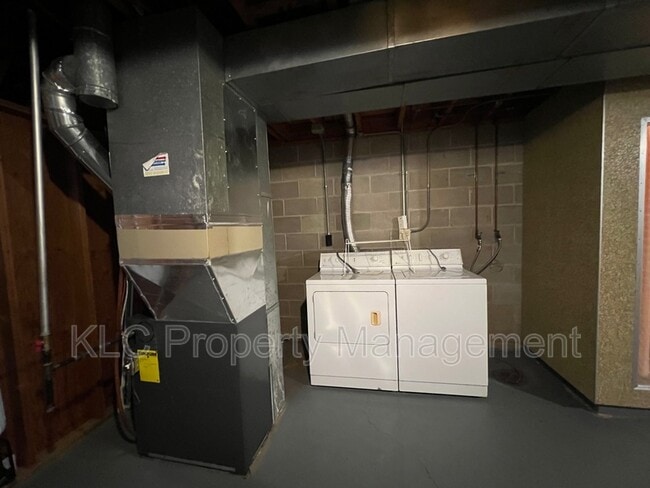 Building Photo - 2826 67th St