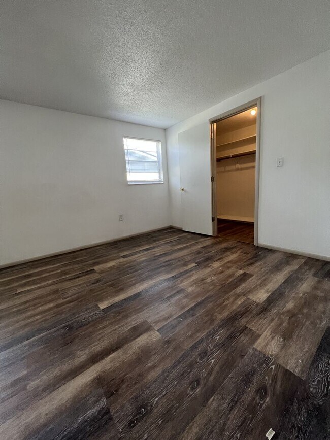 Building Photo - ** Single Family Home - Port Charlotte - 2 Bed / 2 Bath Plus Den/Bonus Room - Annual Rental - $16...