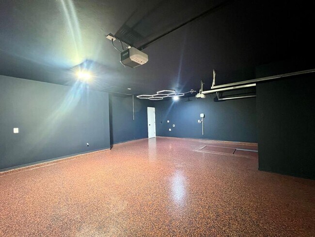 Building Photo - 9333 SW 42nd St