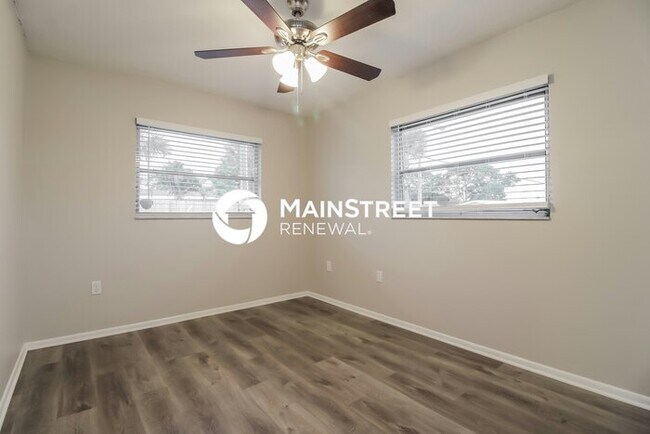 Building Photo - 3 Bedroom Pet-Friendly Home in ORLANDO, FL with Main Street Renewal