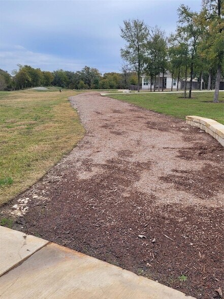 Building Photo - 121 Tall Grass Dr