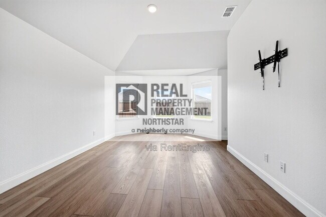 Building Photo - 1804 Huisache St