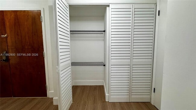 Building Photo - 5900 SW 127th Ave