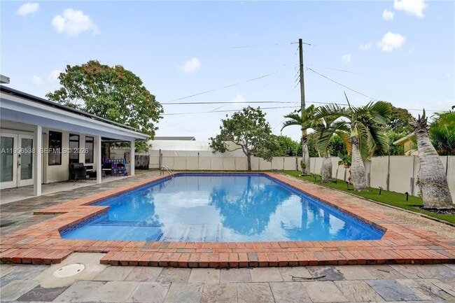 Building Photo - 5380 SW 8th Ct