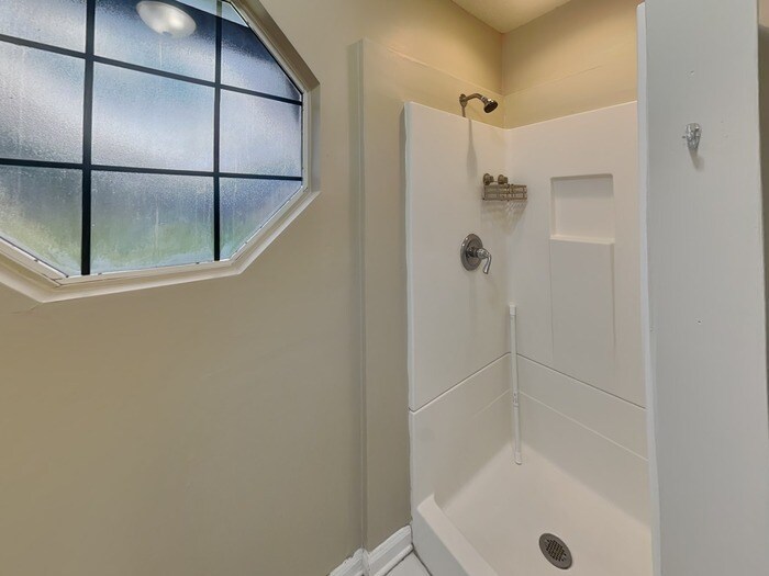 Building Photo - 315 Springfield Ct