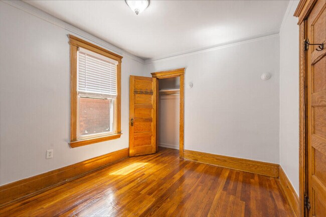 Building Photo - 5234 Commonwealth St