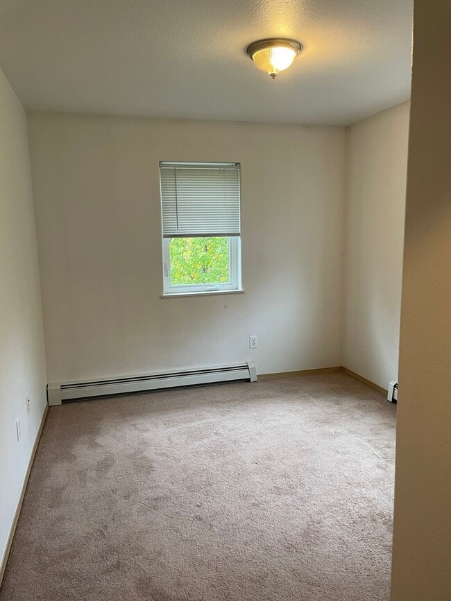 Building Photo - 4936 Princeton Dr