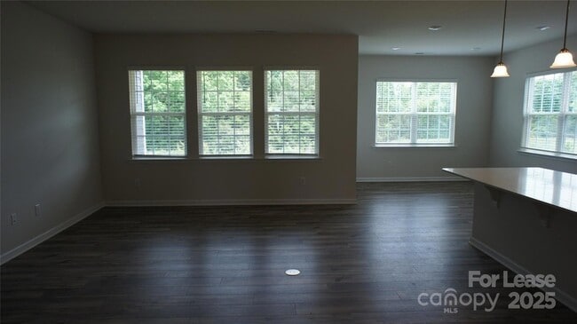 Building Photo - 137 Pampas Pl