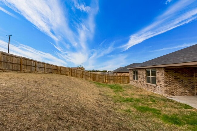 Building Photo - 1733 Dryden Ave