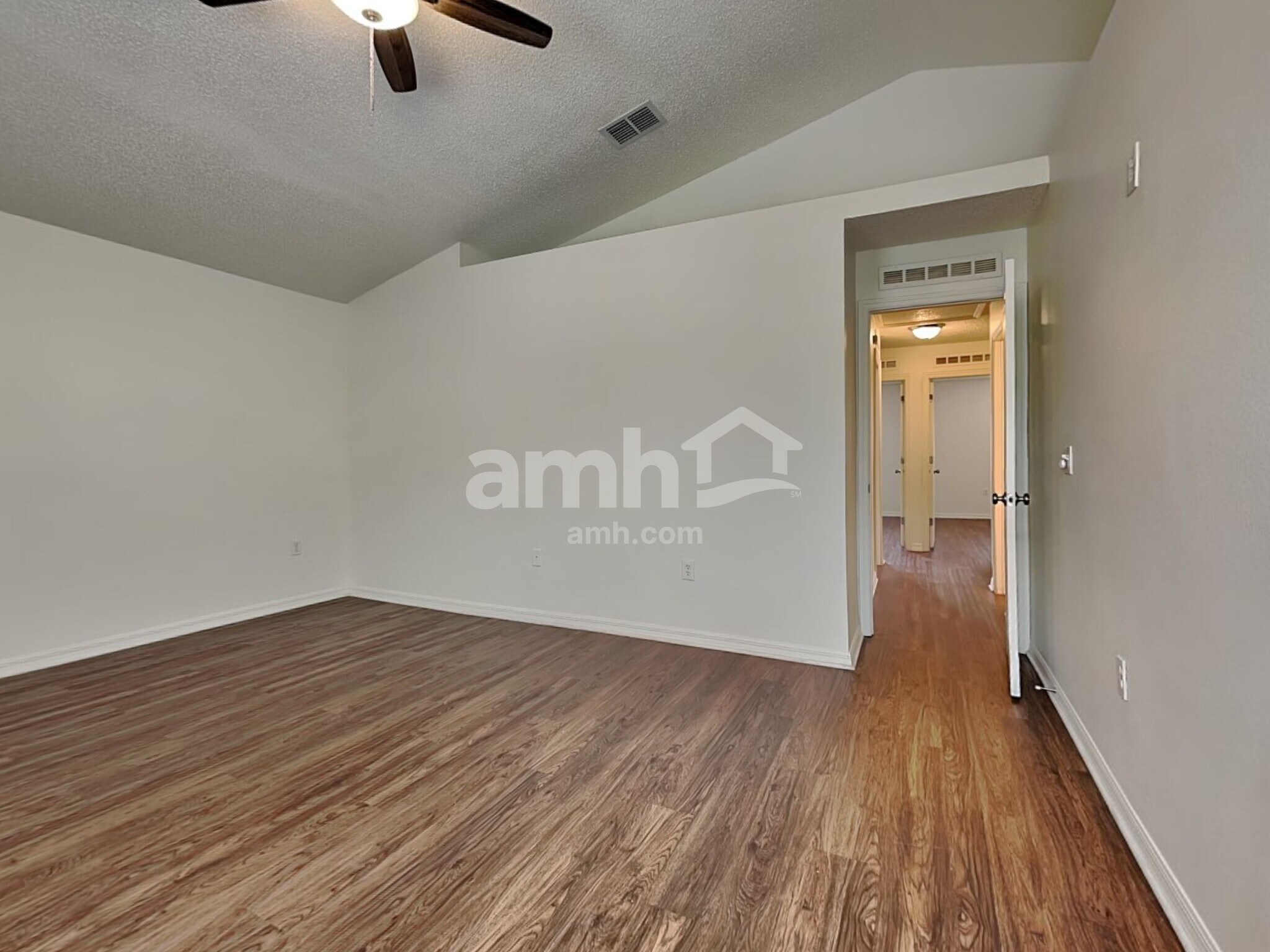 Building Photo - 10619 Opus Dr
