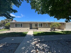 Building Photo - Beautiful 3 Bedroom on the Southside!