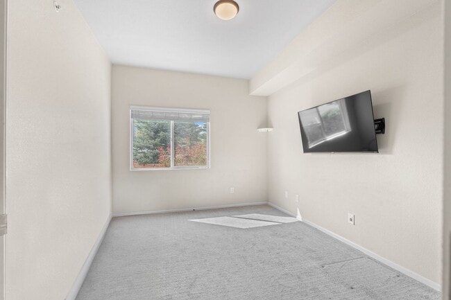 Building Photo - Easy Living with Modern Touches in a Prime...