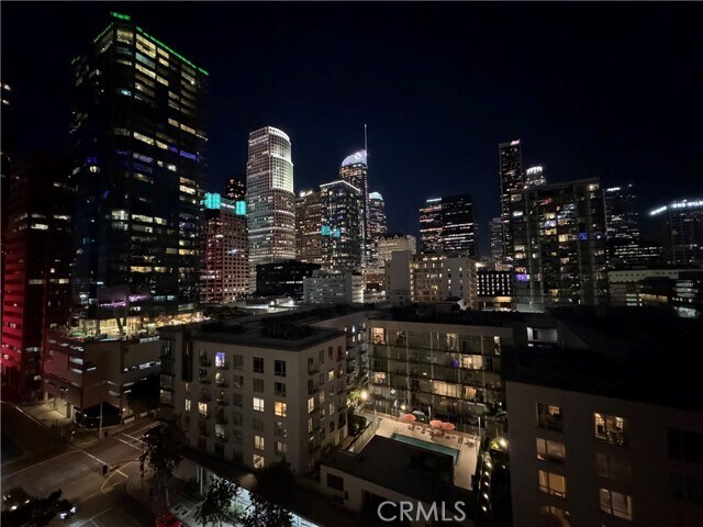 Building Photo - 600 W 9th St