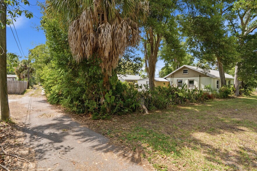 Building Photo - 409 Lebeau St