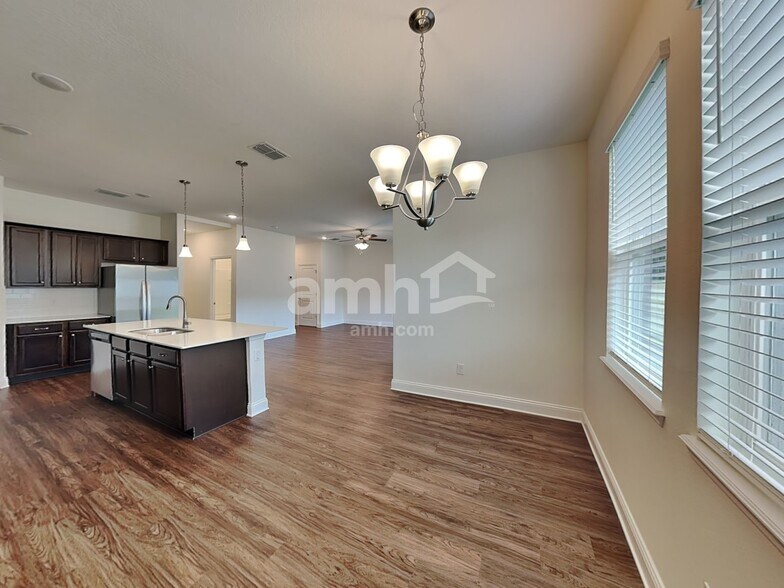 Building Photo - 4455 Reisswood Loop