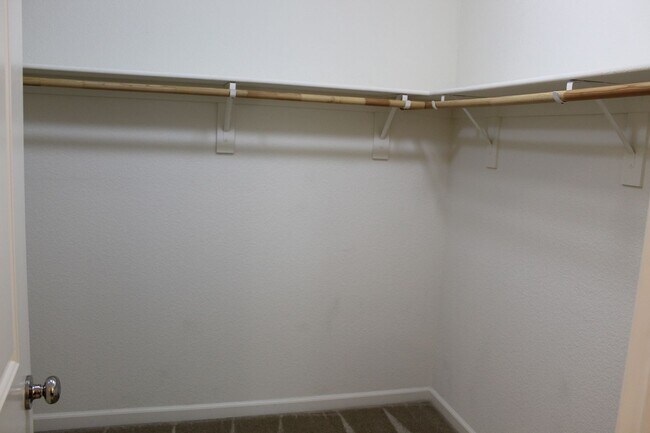 Building Photo - 1280 Cornell Dr