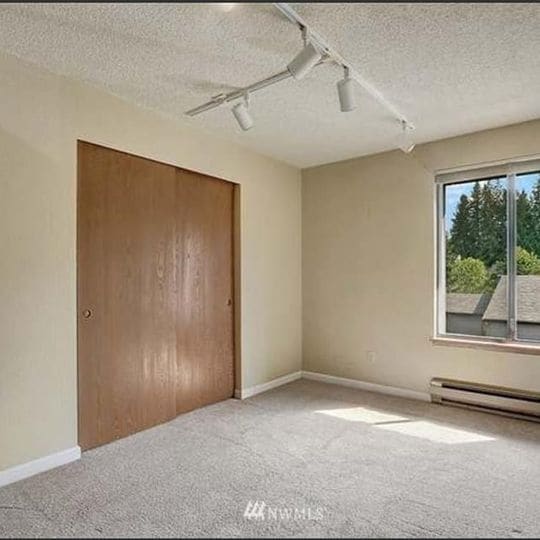 Building Photo - 15624 8th Ave SW