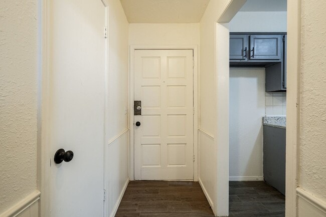 Building Photo - Coming Soon! - 3 bedroom 2.5 bath