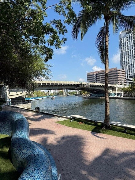 Building Photo - 185 SW 7th St