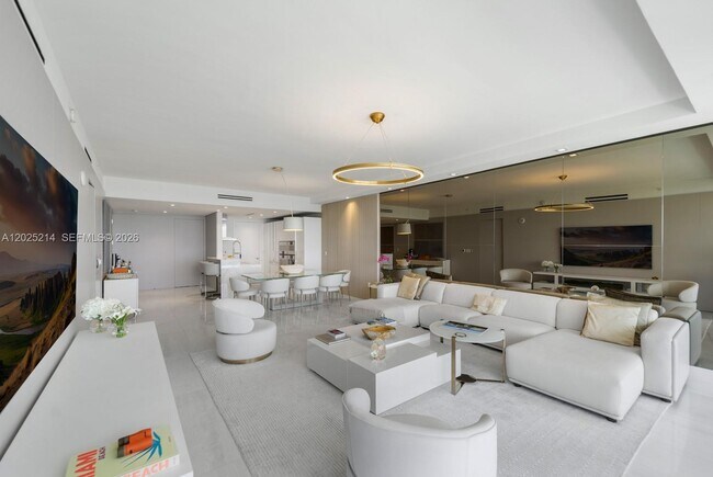 Building Photo - 10203 Collins Ave