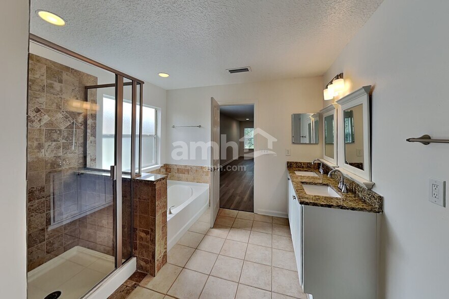 Building Photo - 385 Bostwick Cir