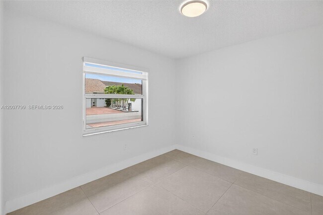 Building Photo - 4530 SW 143rd Pl