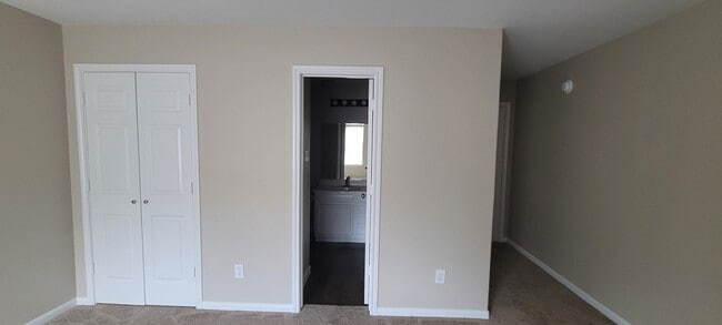 Building Photo - 8110 Woodward St